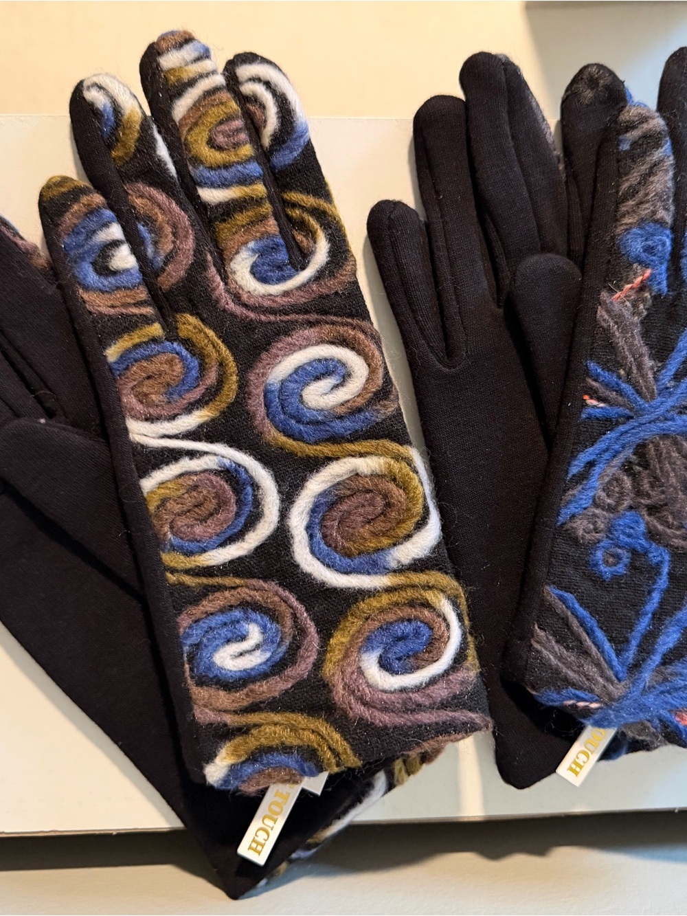 Touch Screen Black Gloves with Multicolor